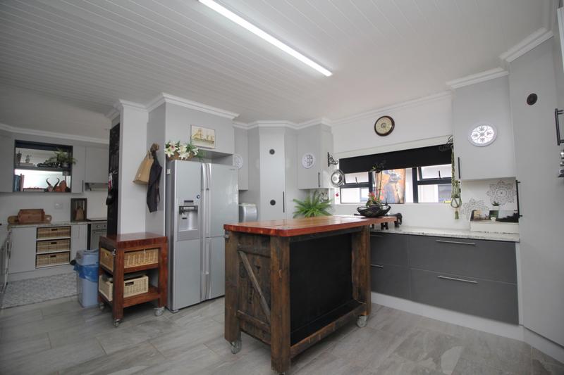 4 Bedroom Property for Sale in Monte Christo Western Cape